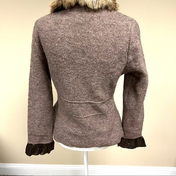 Dress barn boiled wool jacket with faux fur.  Sz sm - Picture 5 of 7